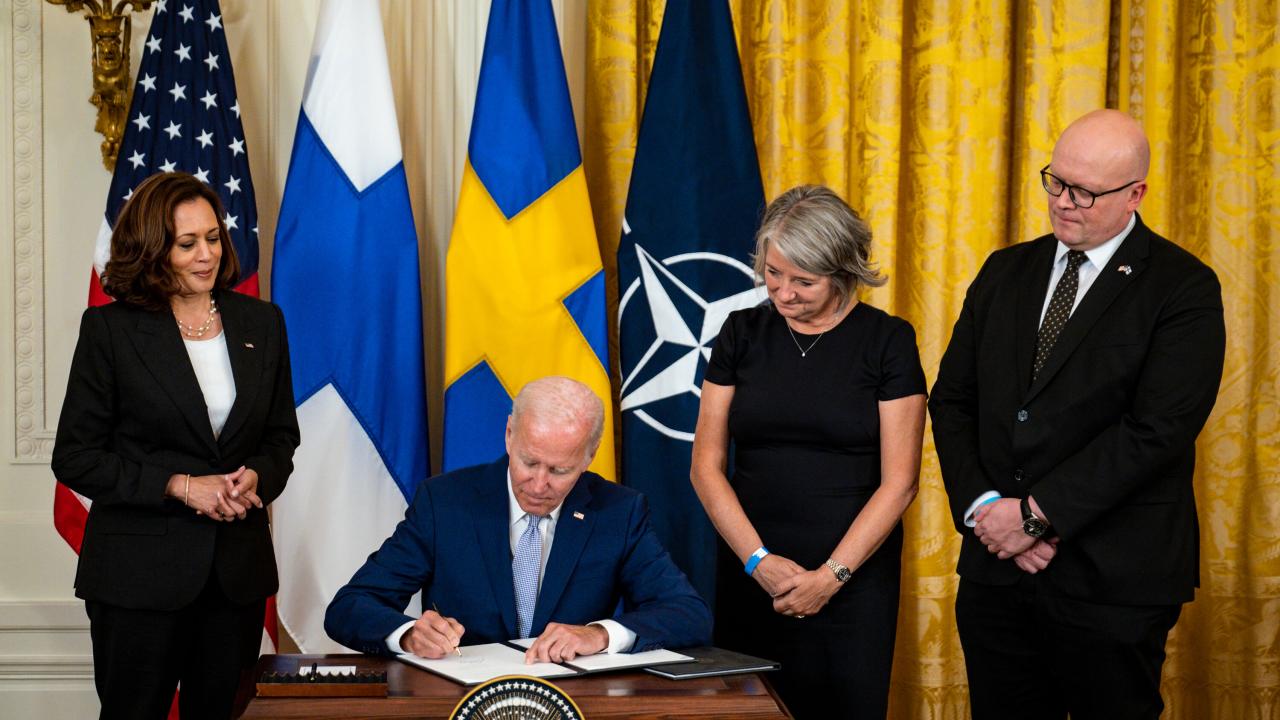 Biden formalizes u s support for finland and sweden joining nato