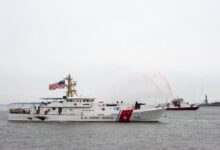 Coast guard nypd fdny demonstrate proper boating safety ahead of holiday weekend