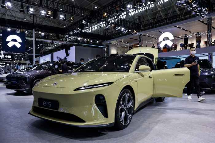 Teslas chinese rival nio cuts price for new onvo branded car