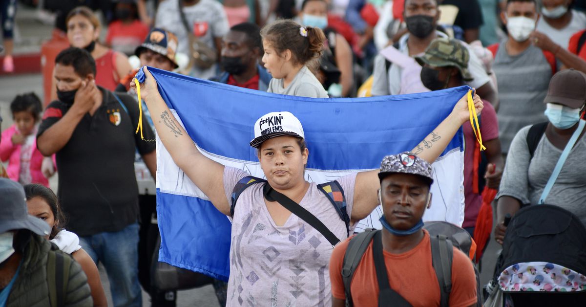 Protests protest trump immigrant migrants immigration signs marching donald coalition washingtonpost darren ornitz journalism Migrants are sewing their lips shut to protest the policy that stranded them in mexico