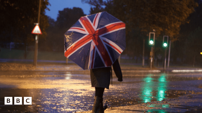 Uk weather thunderstorms and heavy rain to mark end of the summer