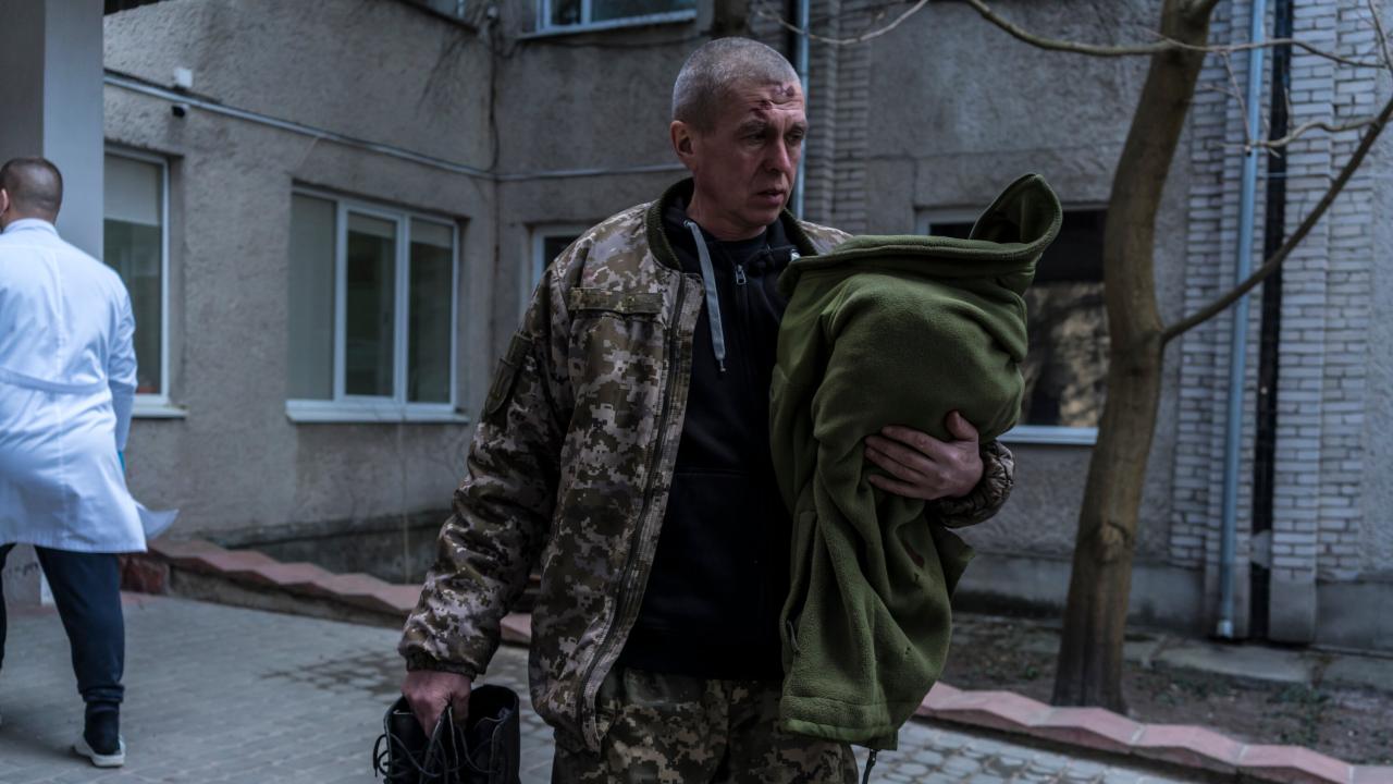 Russian airstrike hits base in western ukraine near polish border killing 35