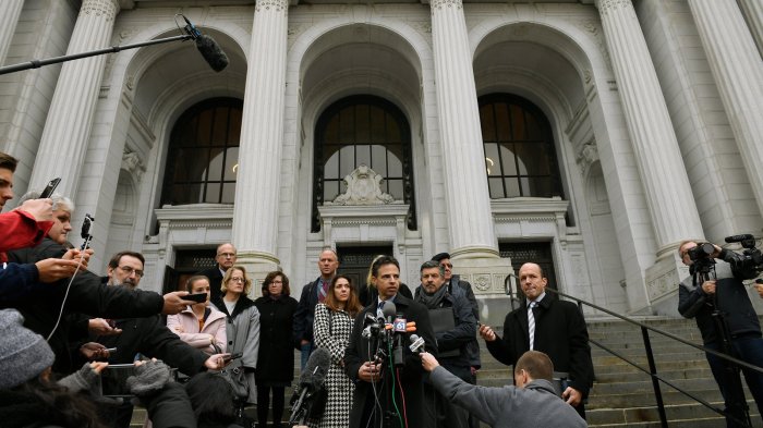 Jurors award sandy hook parents 4 million in damages