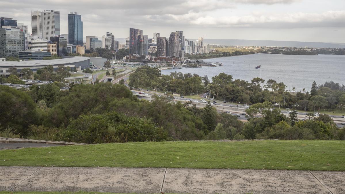 Residents find plenty of reasons to stay in kings park