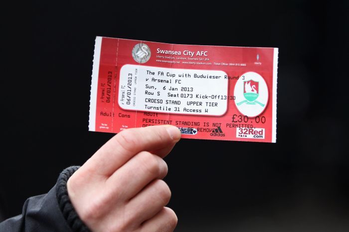 Pm says it would cost the taxpayer a fortune if he didnt accept free arsenal tickets