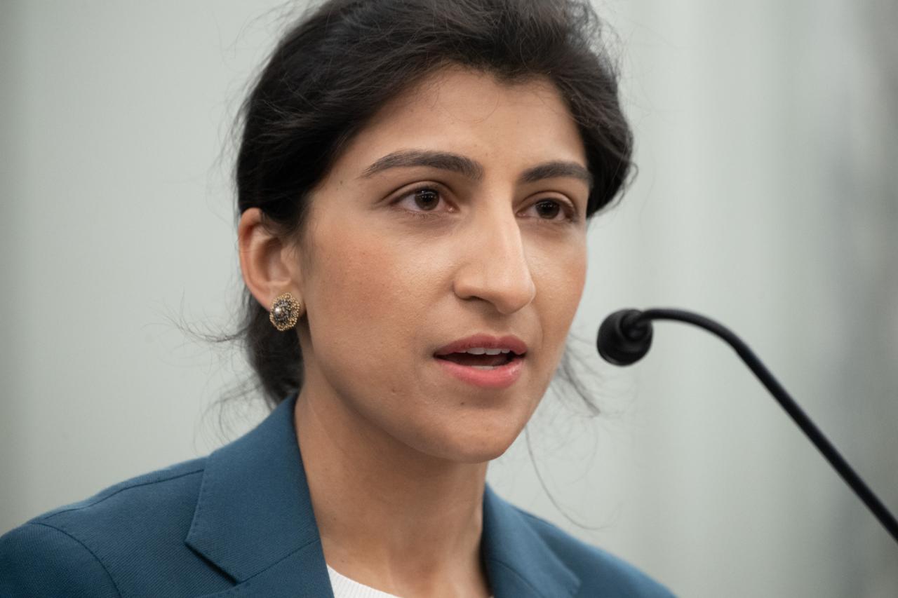 Ftc chair lina khan says agency is scrutinizing apps that harm kids privacy