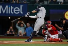 Astros slugger leaves game due to knee contusion