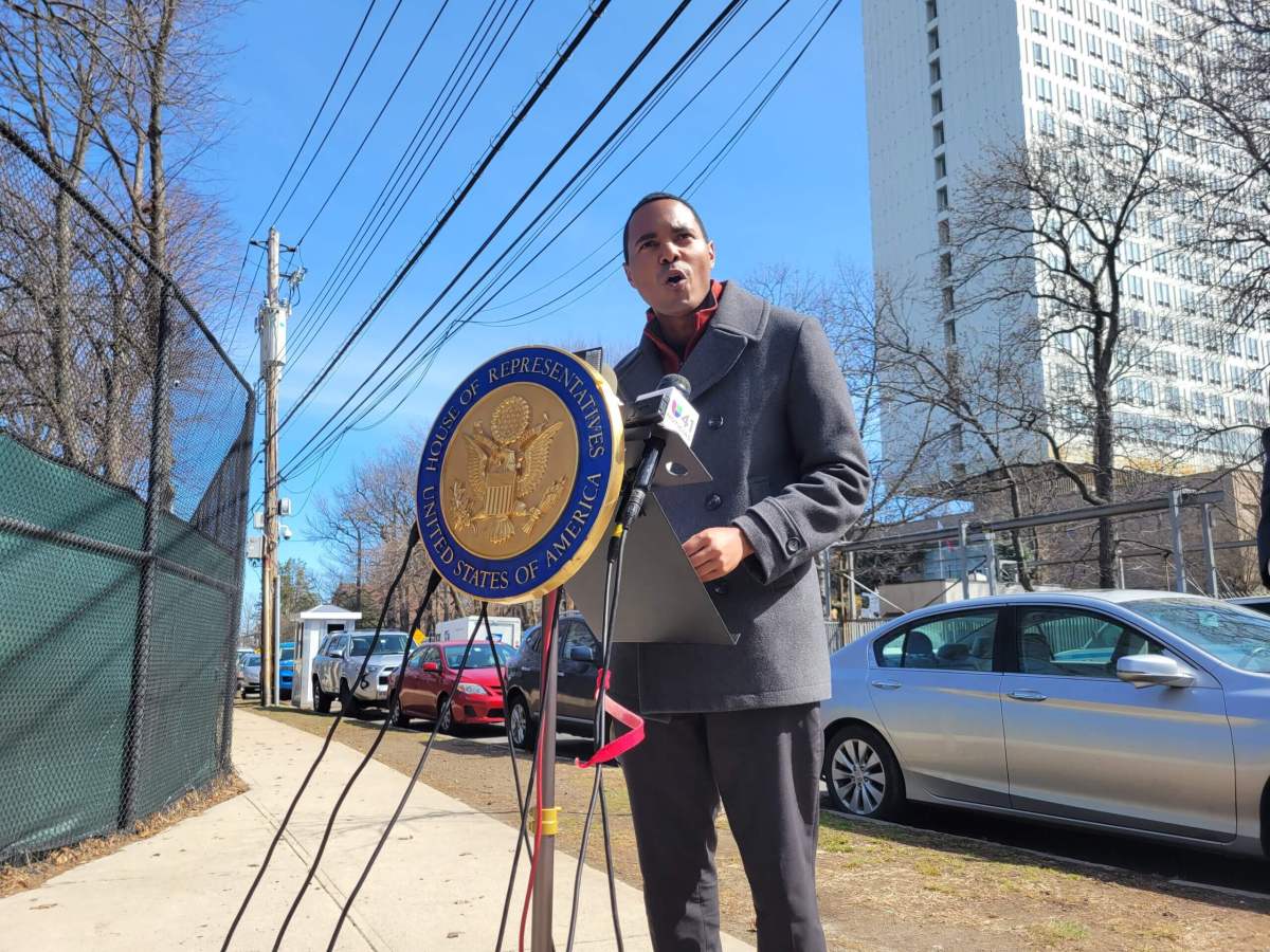 Earth day rep torres unveils new legislation to monitor air quality in the bronx
