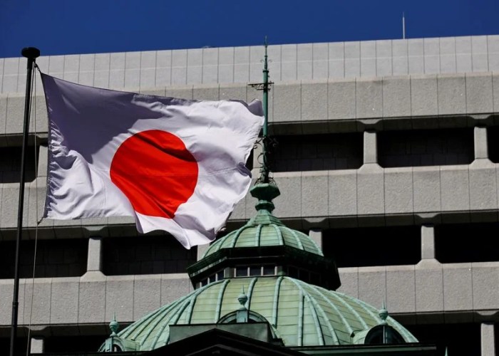 Bank of japan keeps benchmark interest rate steady as it treads cautiously on normalizing policy