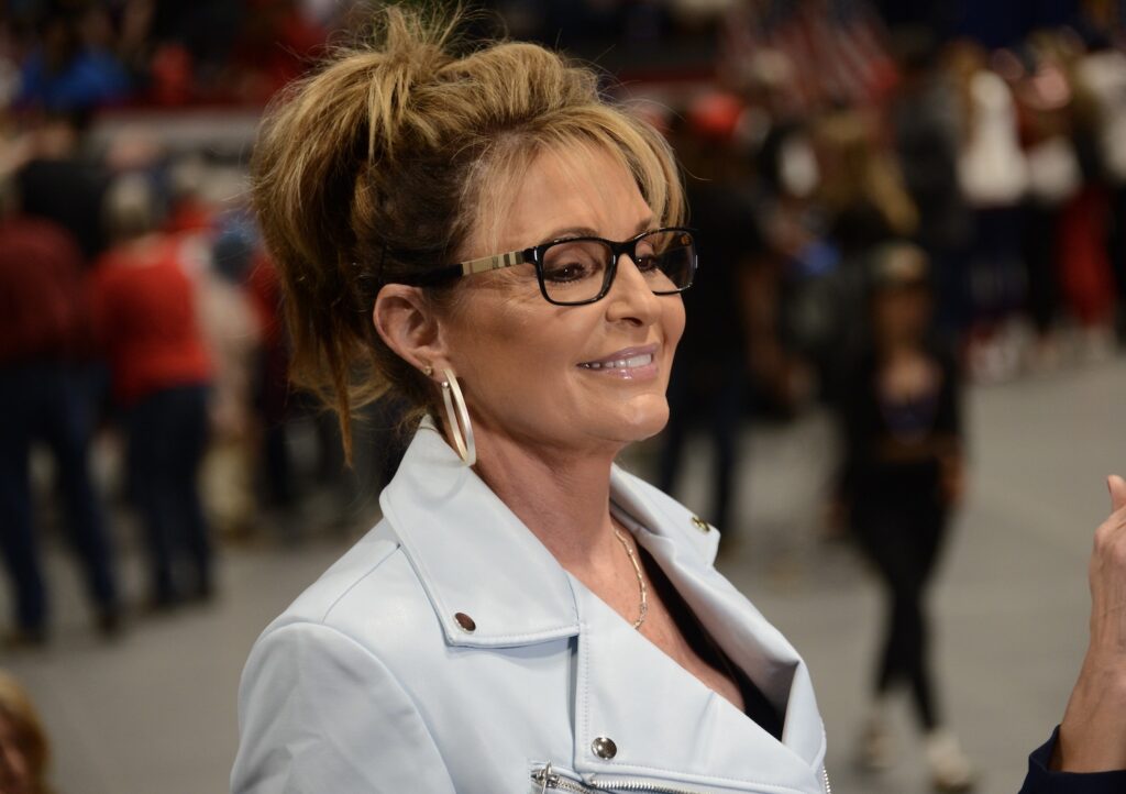 Palin holds early lead in special primary for alaskas house seat