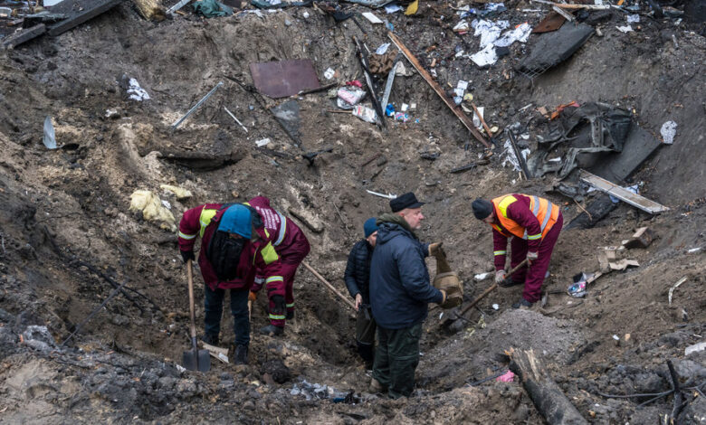 U s offers limited initial response to russia as it weighs stiffer sanctions