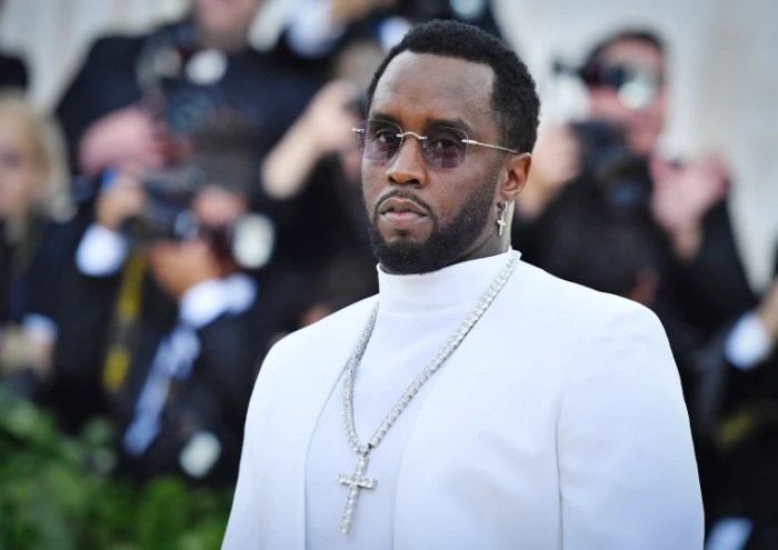 Sean diddy combs ordered to stay in jail until trial