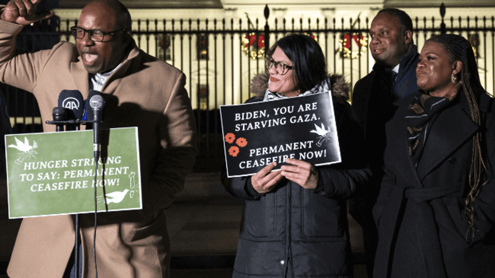 Progressive challengers and an fbi raid raise obstacles to texas democrats reelection bid