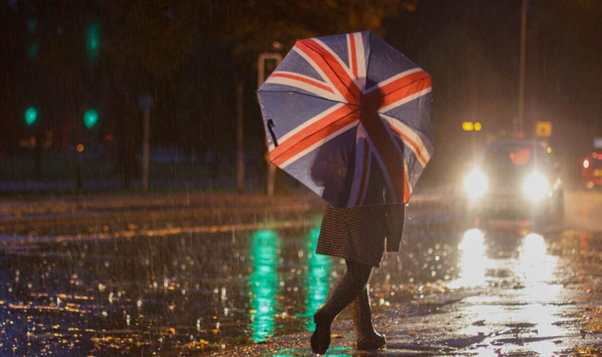 Uk weather more heavy rain for parts of uk as summer ends