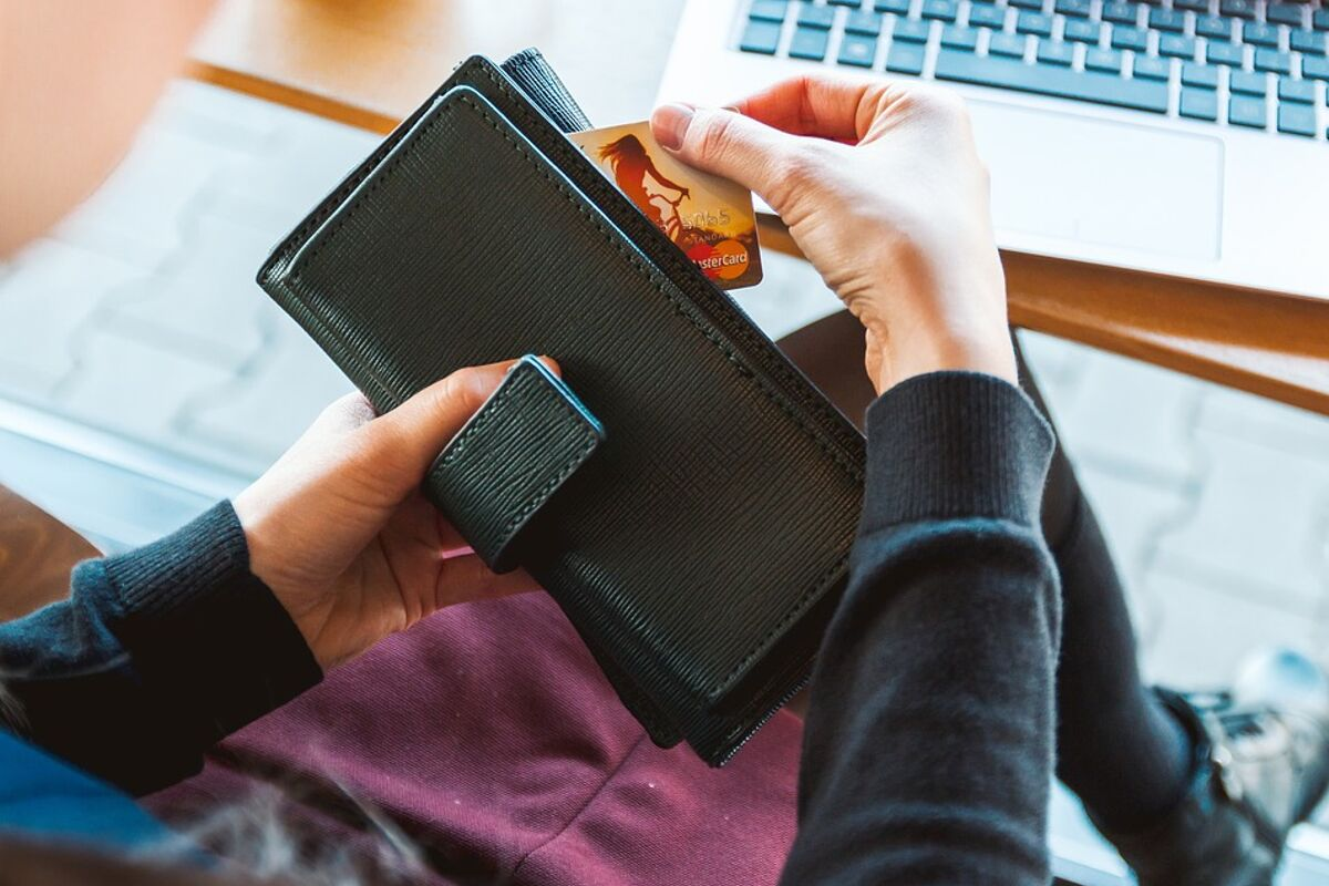 5 ways to save on foreign exchange without paying massive fees