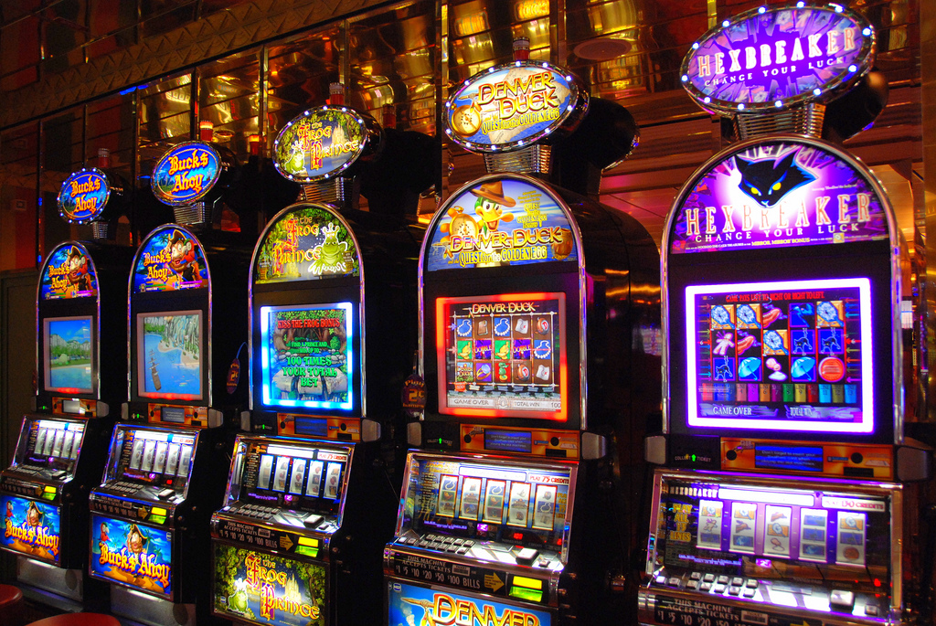 Casino slot online game earning cash real gamblers