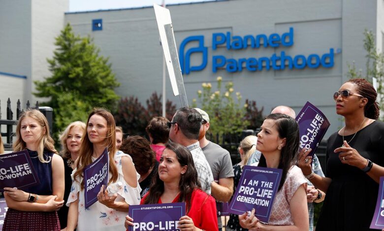 Lawmakers urge google to fix abortion searches suggesting fake clinics