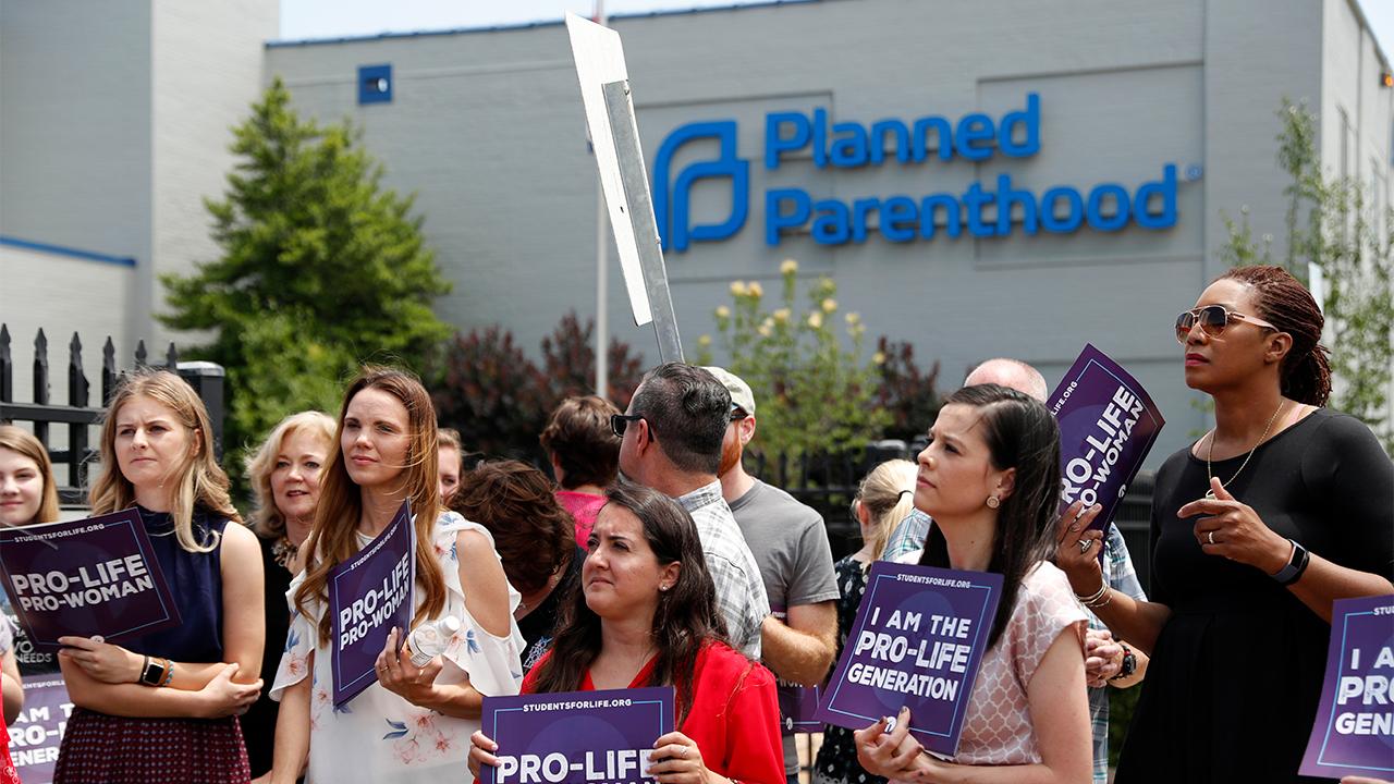 Lawmakers urge google to fix abortion searches suggesting fake clinics