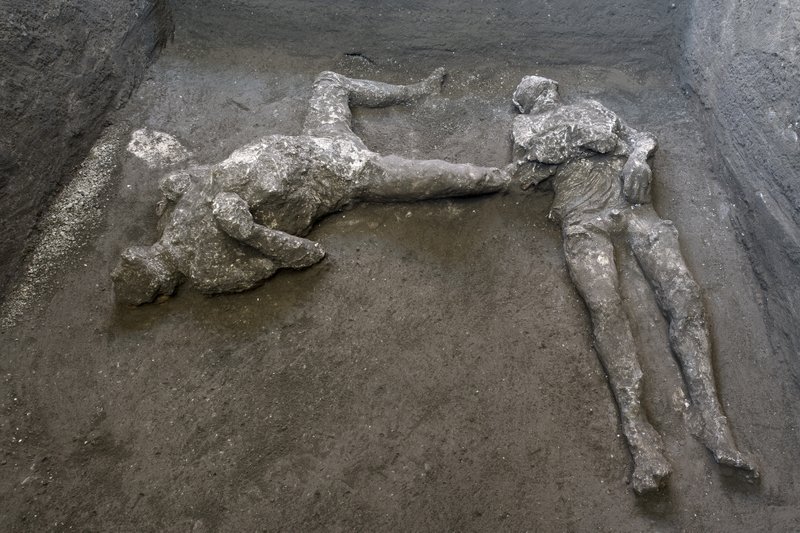 Proteins in human bones near pompeii survived temperatures of 500c