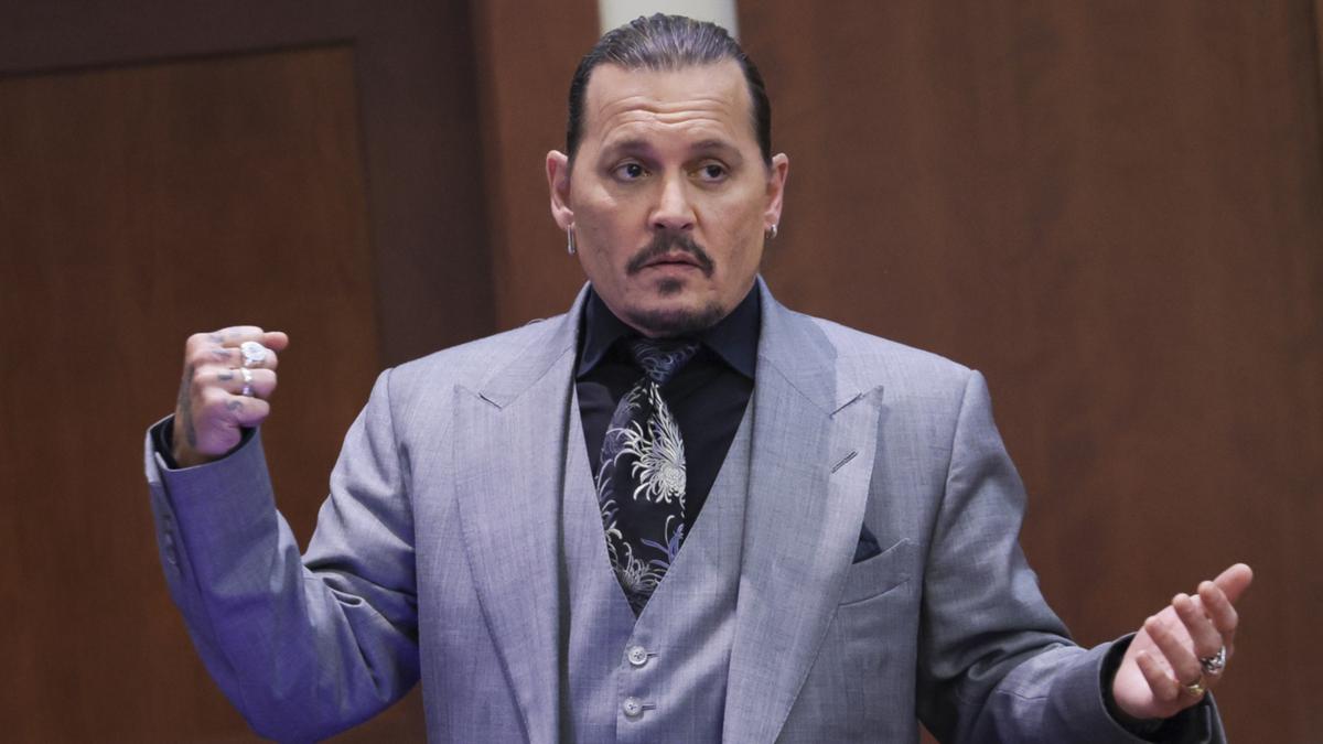 Jurors in johnny depp trial listen to clips of actor warning ex wife amber heard of bloodbath