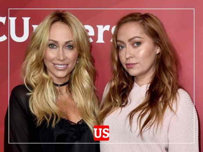 Brandi cyrus gushes over tish cyrus has family christmas album dream