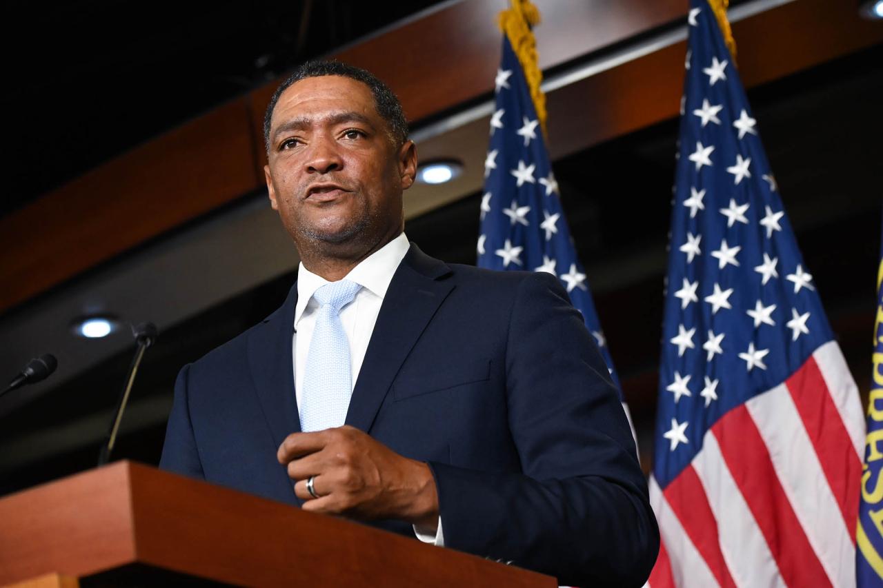 Biden adviser cedric richmond is leaving the white house