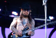 Dave navarro apologies to janes addiction openers for terrible outcome of canceled tour