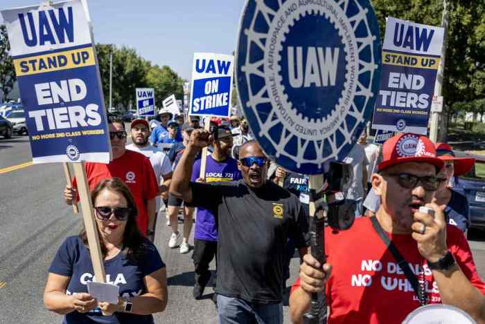 Uaw union files unfair labor charges against stellantis accuses automaker of violating contract