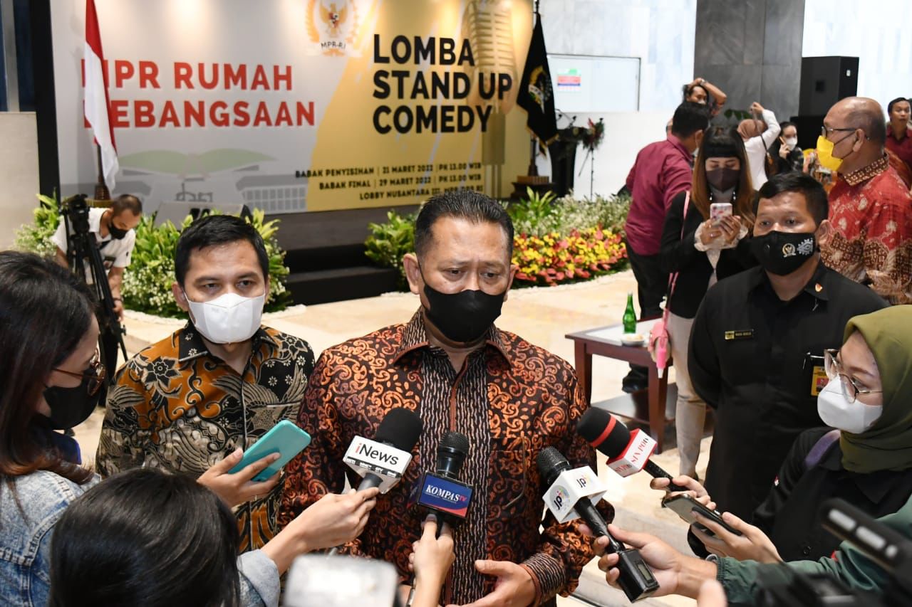 Coming to broadway this spring a farce about a problem president