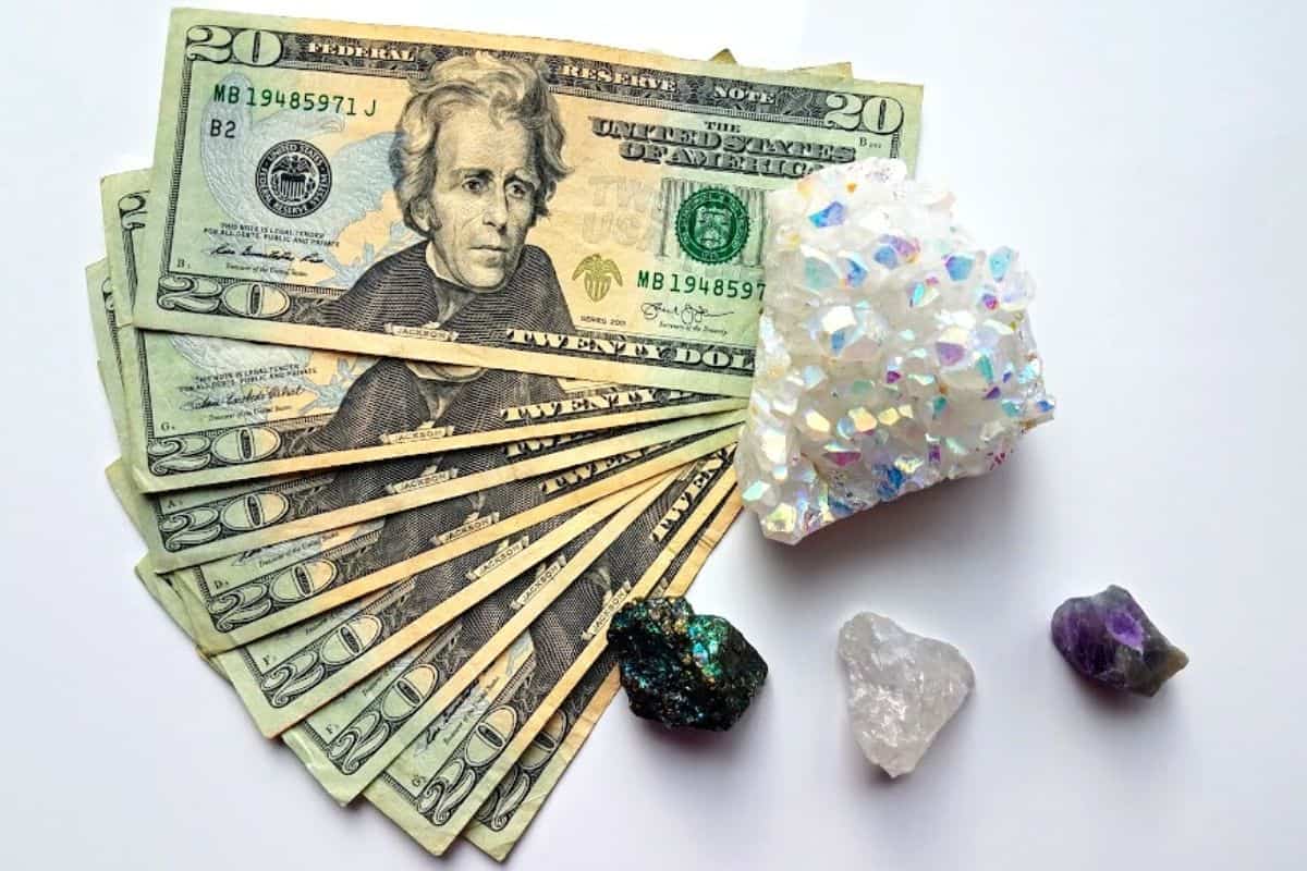 7 ways to know your worth and shake the poverty mindset
