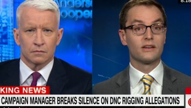 Former clinton campaign manager robby mook says clinton agreed to give trump russia material to reporter