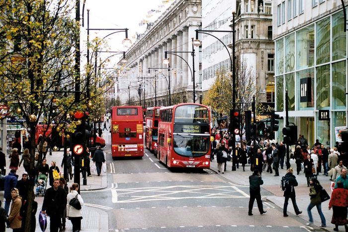 Uks most famous shopping street could be pedestrianised under london mayors traffic ban plans