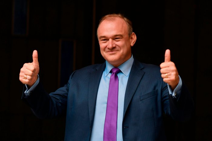 Sir ed davey unveils lib dem top team to champion the peoples priorities