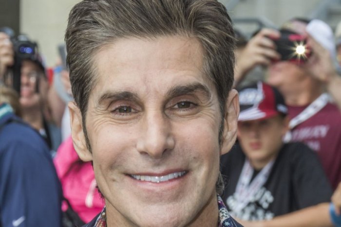 Janes addiction singer perry farrell getting neurological help wife says