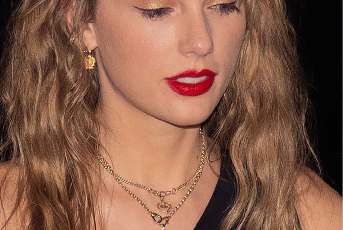 Taylor swift wears ts12 inspired necklace teasing her 12th album