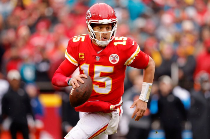 Kansas city chiefs 22 17 atlanta falcons patrick mahomes stars as super bowl champions continue unbeaten start