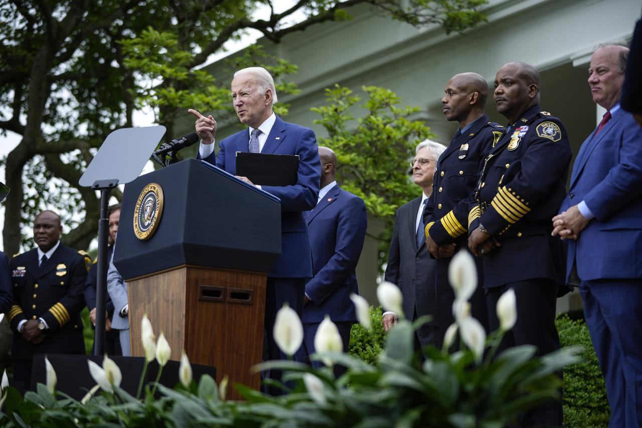 Joe biden announces steps to address baby formula shortage