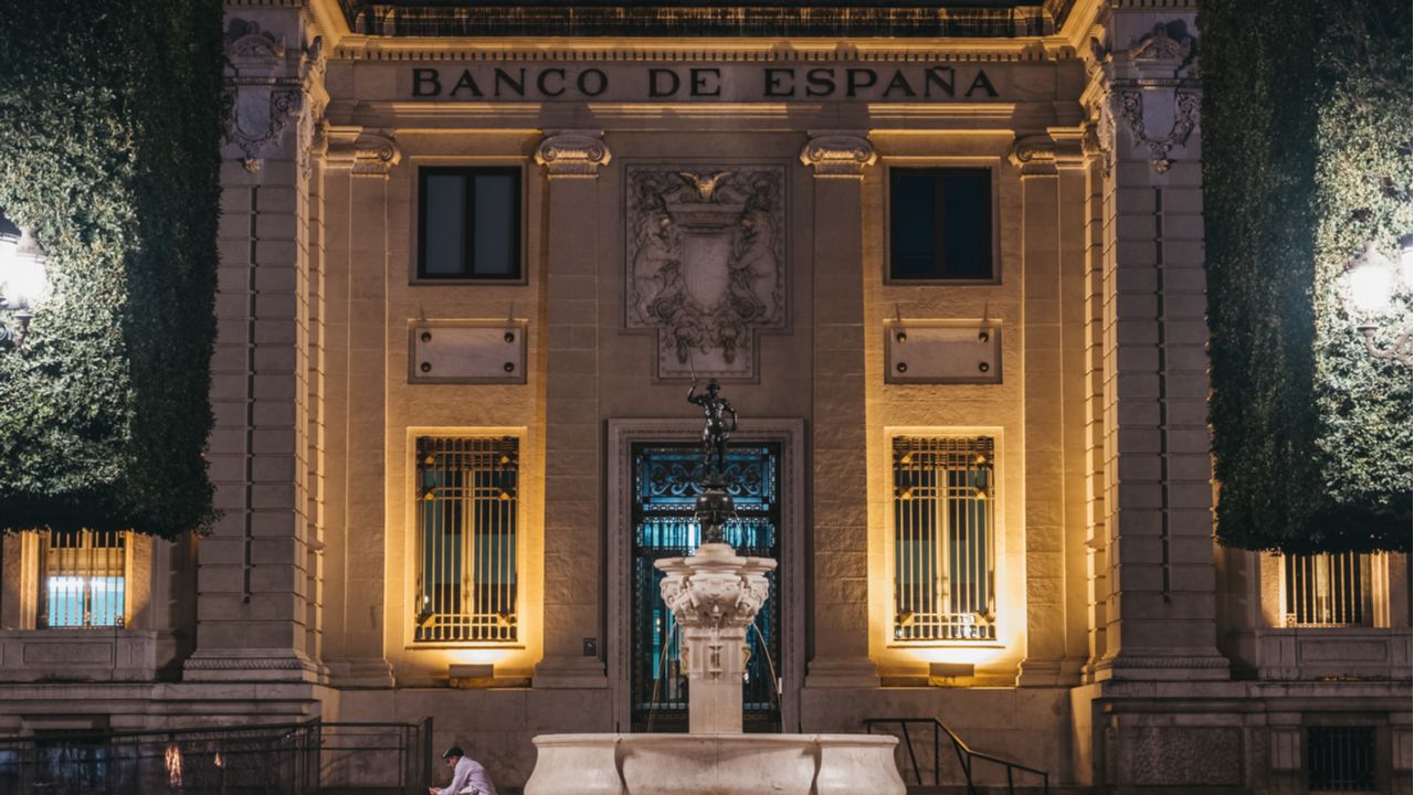 European crypto users prefer decentralized services bank of spain says