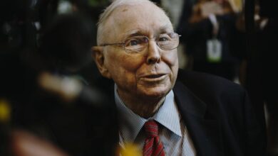 Munger buffett warren opvolgers authoritarianism applauds backlash eeuwige zakenpartner oudere leven beseffen zijn berkshire gather investors nati harnik namen vallen