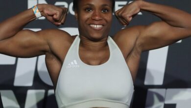 Caroline dubois lennox lewis presents british boxer with wbc interim belt after last months title win