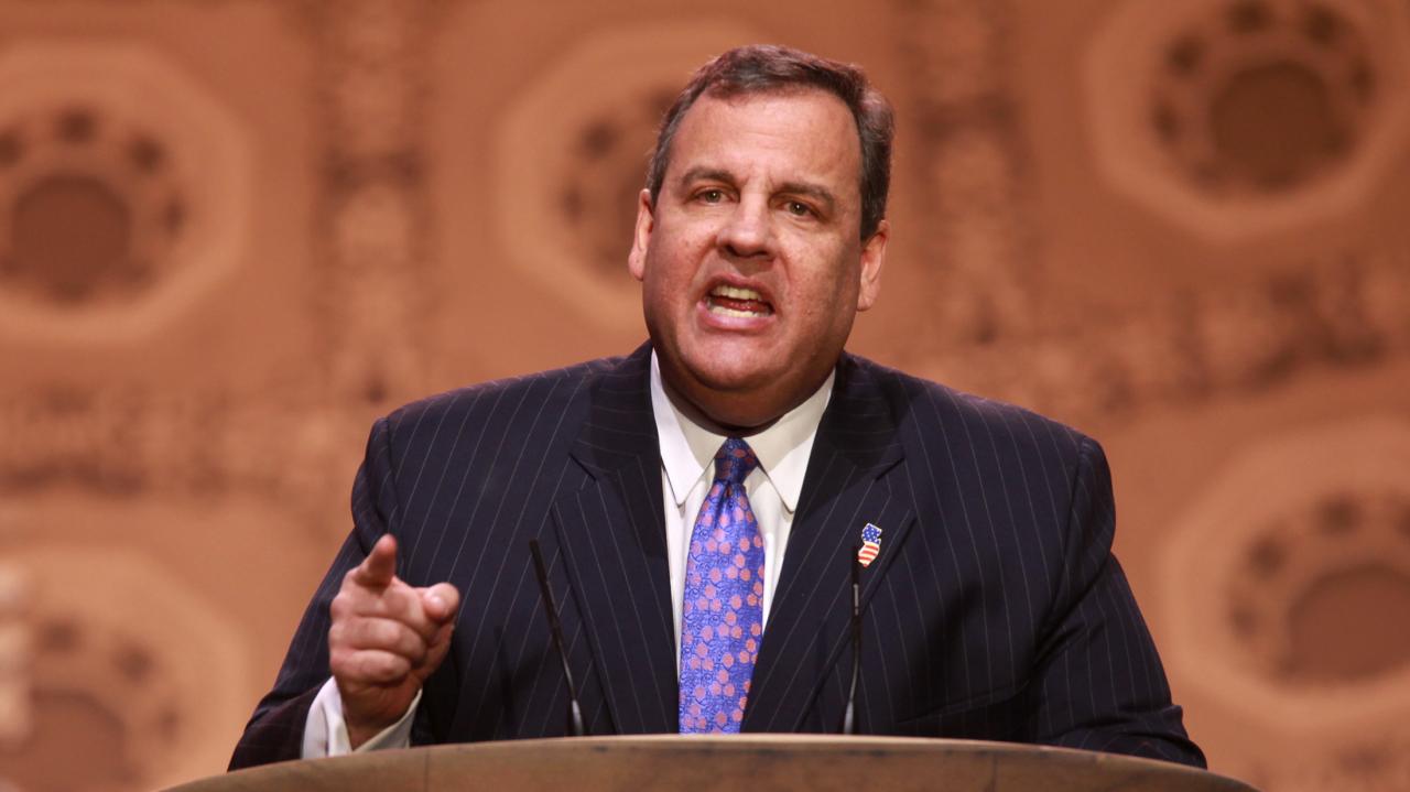 Chris christie gets smacked down after trying to push false equivalency between gore and trump