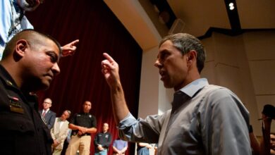 Beto orourke interrupts greg abbotts uvalde press conference you are doing nothing