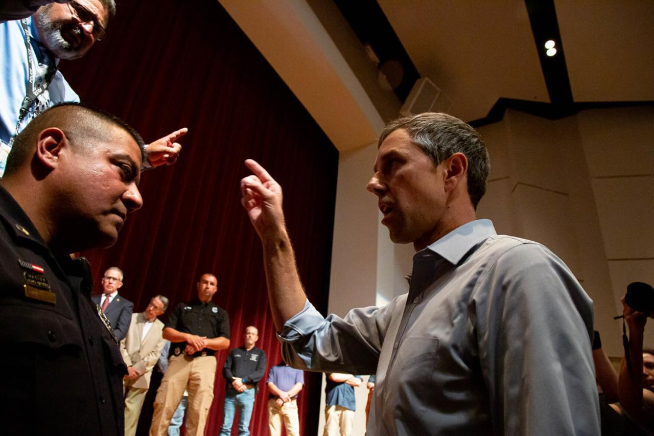 Beto orourke interrupts greg abbotts uvalde press conference you are doing nothing