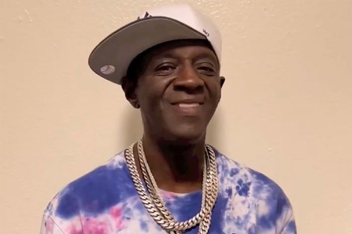 Flavor flav calls pal jelly roll one of the most positive people praises singers uplifting message thats my guy