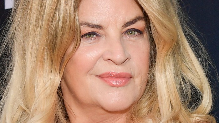 Kirstie alley cheers and veronicas closet star dead at 71 cnn