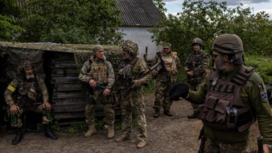 Commando network coordinates flow of weapons in ukraine officials say