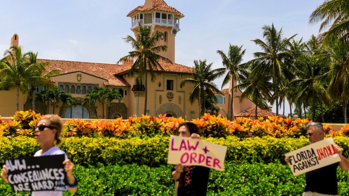 Government employee union chief warns of potential threats in wake of mar a lago search