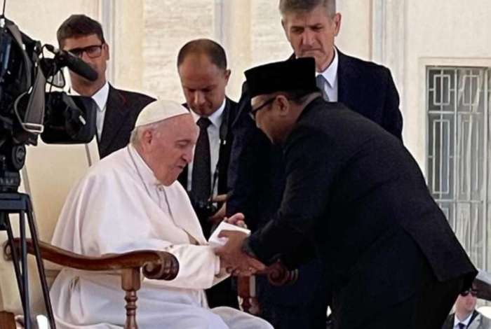 Pope visits indonesia where muslim christian harmony is under strain