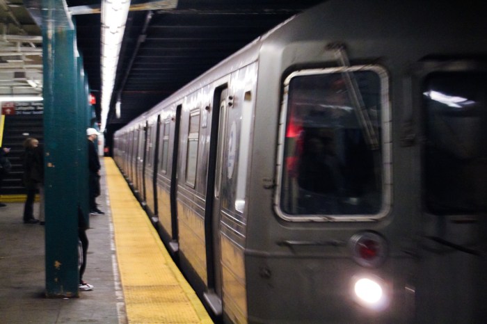 15 year old killed in nyc subway surfing mishap as riders head strikes beam sources