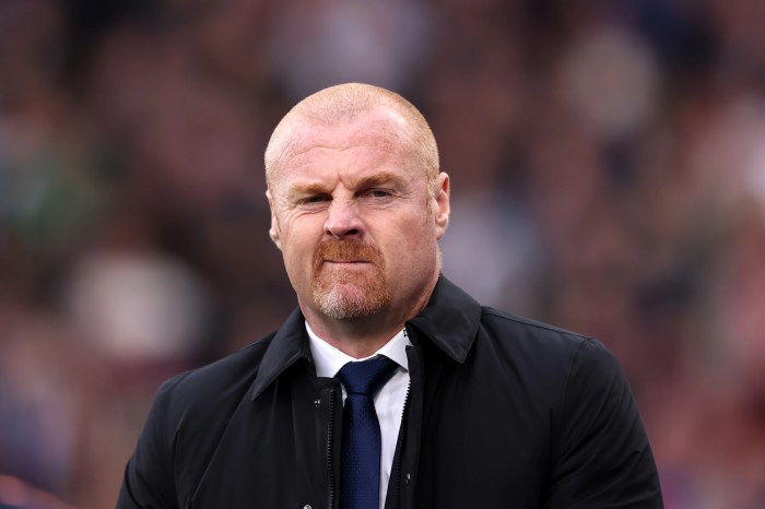 Sean dyche everton boss working under very difficult circumstances